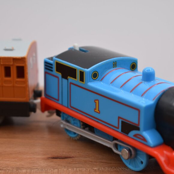 Thomas Annie Passenger Trackmaster Motorized Battery-Operated Thomas & Friends - Picture 4 of 7